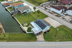 1503 Blue Water Dr, Freeport, TX 77541 - Photo 2