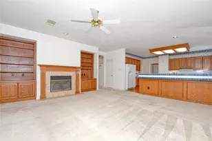 2 Woodmere Pl, Spring, TX 77381 - Photo 8