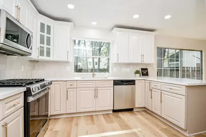 21 Edgewood Forest Ct, The Woodlands, TX 77381 - Photo 16