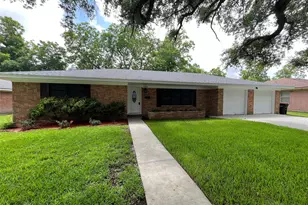 1704 Richardson Ln, Baytown, TX 77520 - Photo 1