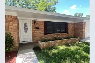 1704 Richardson Lane, Baytown, TX 77520 - Photo 4