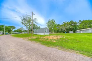 275 Adams Arcade, Livingston, TX 77351 - Photo 22