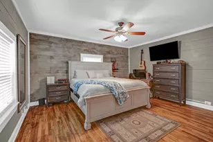 305 S 15th St, West Columbia, TX 77486 - Photo 12