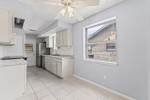11914 Meadowtrail Ln, Meadows Place, TX 77477 - Photo 10