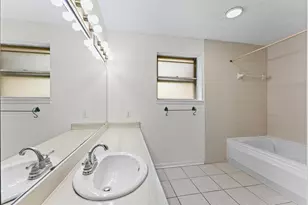 11914 Meadowtrail Ln, Meadows Place, TX 77477 - Photo 12