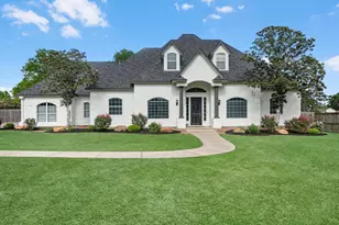 720 Mountain View Dr, Montgomery, TX 77356 - Photo 2