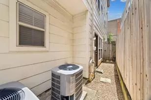 6304 Prague St, Houston, TX 77007 - Photo 24