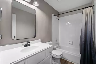2111 Village Dale Avenue, Houston, TX 77059 - Photo 38