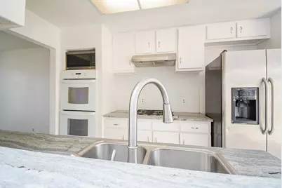 4906 E Orem Drive, Houston, TX 77048 - Photo 2