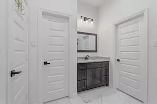 409 Little Spg Ct, Anahuac, TX 77514 - Photo 16