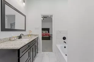 409 Little Spg Ct, Anahuac, TX 77514 - Photo 18