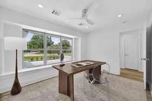 1726 Maux Dr, Houston, TX 77043 - Photo 2