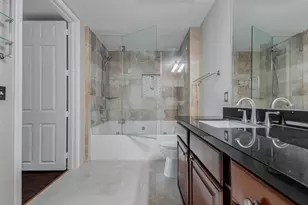 7575 Kirby Dr, Houston, TX 77030 - Photo 24
