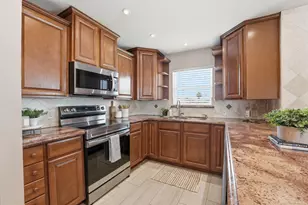 13684 Mutiny Ln, Galveston, TX 77554 - Photo 16