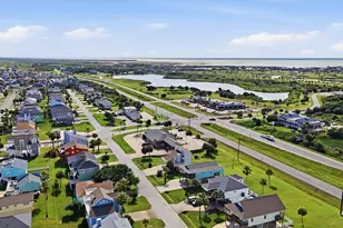 13684 Mutiny Ln, Galveston, TX 77554 - Photo 40
