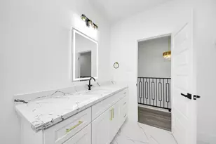 6711 Crestmont St, Houston, TX 77033 - Photo 26
