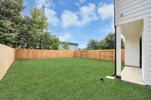 6711 Crestmont St, Houston, TX 77033 - Photo 36