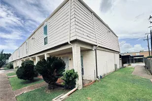 6201 Ranchester Dr, Houston, TX 77042 - Photo 16