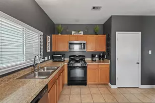 19410 Green Chase Ln, Houston, TX 77073 - Photo 12