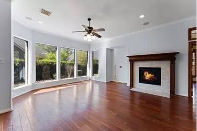 31 N Warbler Bend Circle, The Woodlands, TX 77382 - Photo 2