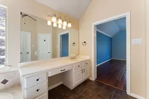 31 N Warbler Bend Cir, The Woodlands, TX 77382 - Photo 18