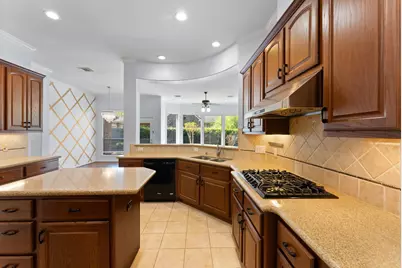31 N Warbler Bend Circle, The Woodlands, TX 77382 - Photo 8