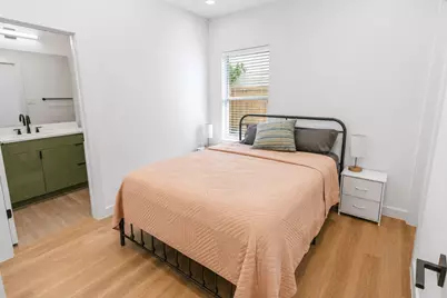 6742 Peerless Street #B, Houston, TX 77021 - Photo 4