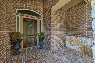 83 West Wading Pond Circle, The Woodlands, TX 77375 - Photo 4