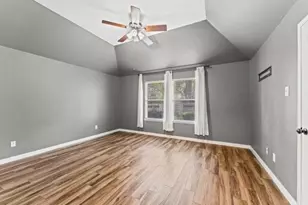 13438 Yaupon Holly Ln, Houston, TX 77044 - Photo 12
