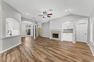 13438 Yaupon Holly Ln, Houston, TX 77044 - Photo 6