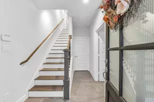 2804 Grand Fountains Dr, Houston, TX 77054 - Photo 2
