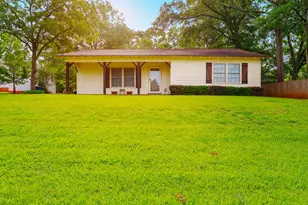 106 N Ayish St, San Augustine, TX 75972 - Photo 1