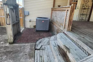19168 County Rd 669E, Alvin, TX 77511 - Photo 22