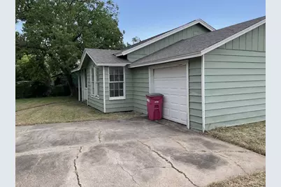 621 W 7th Street, Freeport, TX 77541 - Photo 2