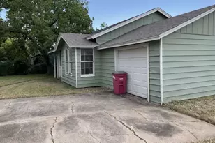 621 W 7th St, Freeport, TX 77541 - Photo 2
