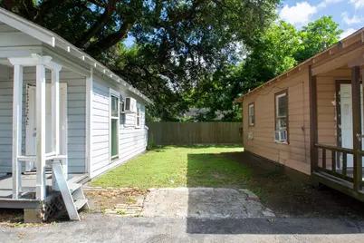 713 W Willis Street, Alvin, TX 77511 - Photo 8