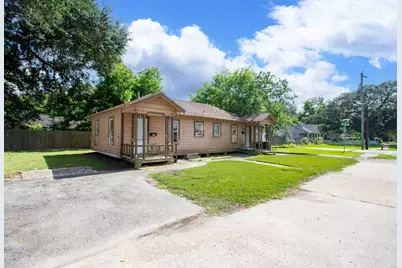 713 W Willis Street, Alvin, TX 77511 - Photo 12