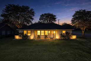 1117 Southampton St, Angleton, TX 77515 - Photo 2