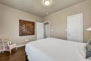 4733 Clay St, Houston, TX 77023 - Photo 20