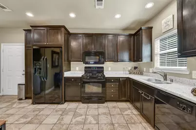 4733 Clay Street, Houston, TX 77023 - Photo 8