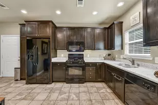 4733 Clay St, Houston, TX 77023 - Photo 8
