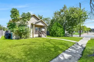 4733 Clay St, Houston, TX 77023 - Photo 2