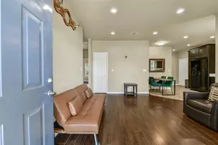 4733 Clay St, Houston, TX 77023 - Photo 4