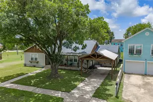 107 Duson Ave, Palacios, TX 77465 - Photo 4