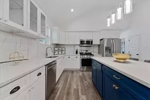 4547 Newberry St, Houston, TX 77051 - Photo 1