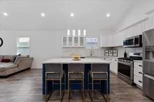 4547 Newberry St, Houston, TX 77051 - Photo 6