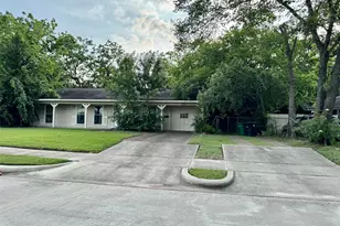 3917 Willow Springs Ln, Houston, TX 77080 - Photo 2