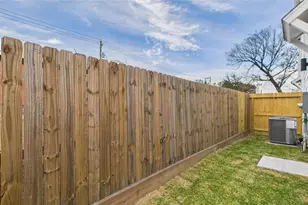 2426 Freeman St, Houston, TX 77009 - Photo 10