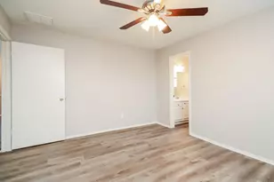 5014 Meadow Crest St, La Porte, TX 77571 - Photo 8