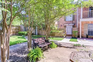 7965 Kendalia Dr, Houston, TX 77036 - Photo 2